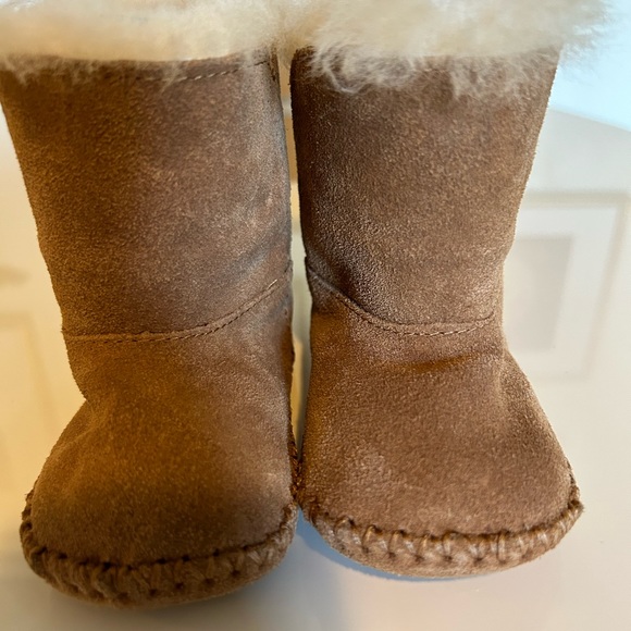 UGG Other - Baby girl Ugg boots size 6-12 months (2/3) brand new with box included .